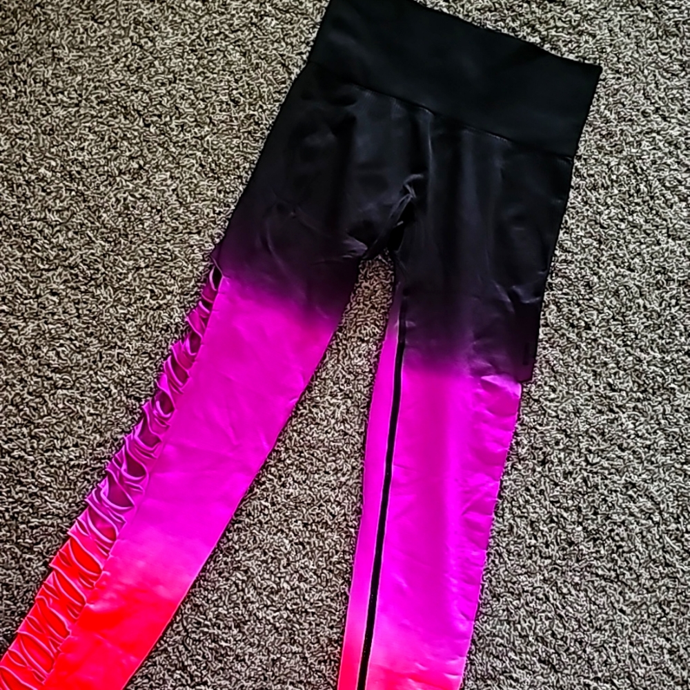 Womans xsmall pink Victoria Secret leggings
